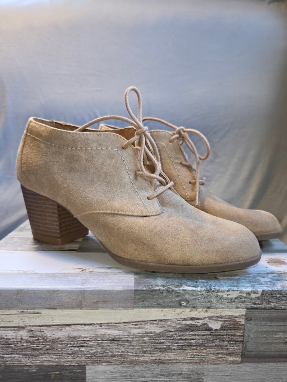 Womens Indigo Rd Tan Ankle Boots Faux Suede Saige Front Tie 2 1/4 Heel Size 7m